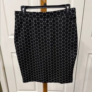 Elle Black and White Hexagon Pencil Skirt